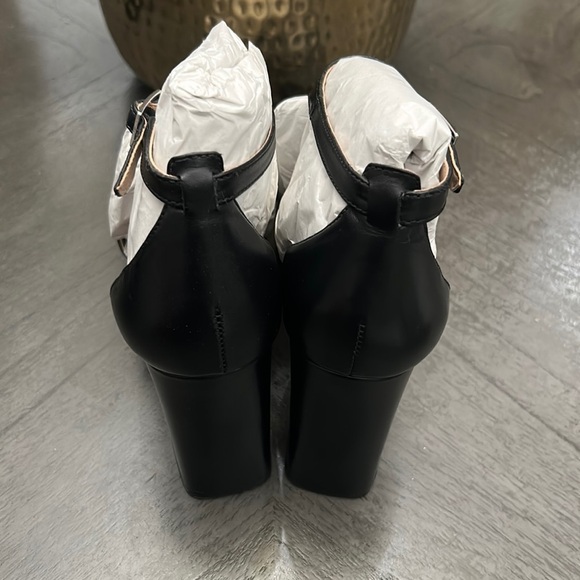 27 EDIT Naturalizer Jae Leather T-Strap Platform Dress Sandals - Picture 9 of 11